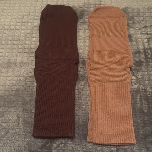 Yoga Sport Anti Slip Yoga Pilates Socks Grip Stability 2 Pairs Brown Tan - Picture 5 of 7